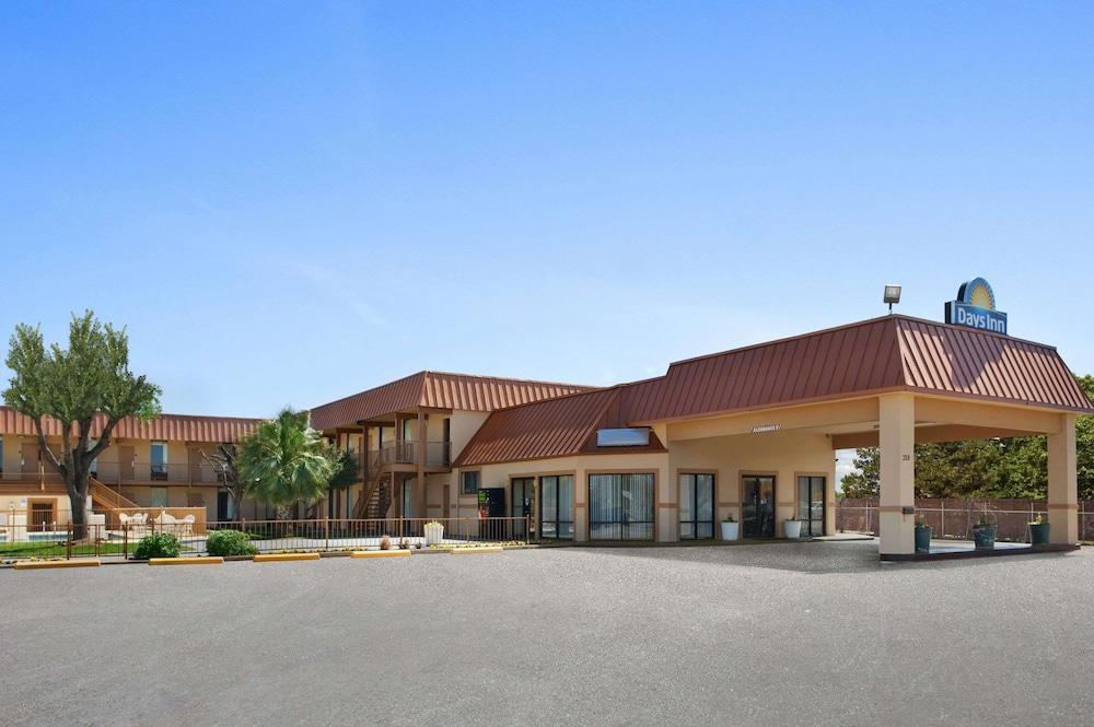 Days Inn By Wyndham Burleson Ft. Worth Kültér fotó